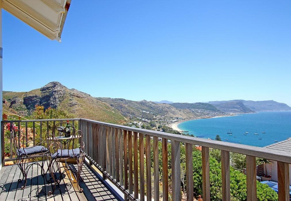 Tranquil Azure Retreat