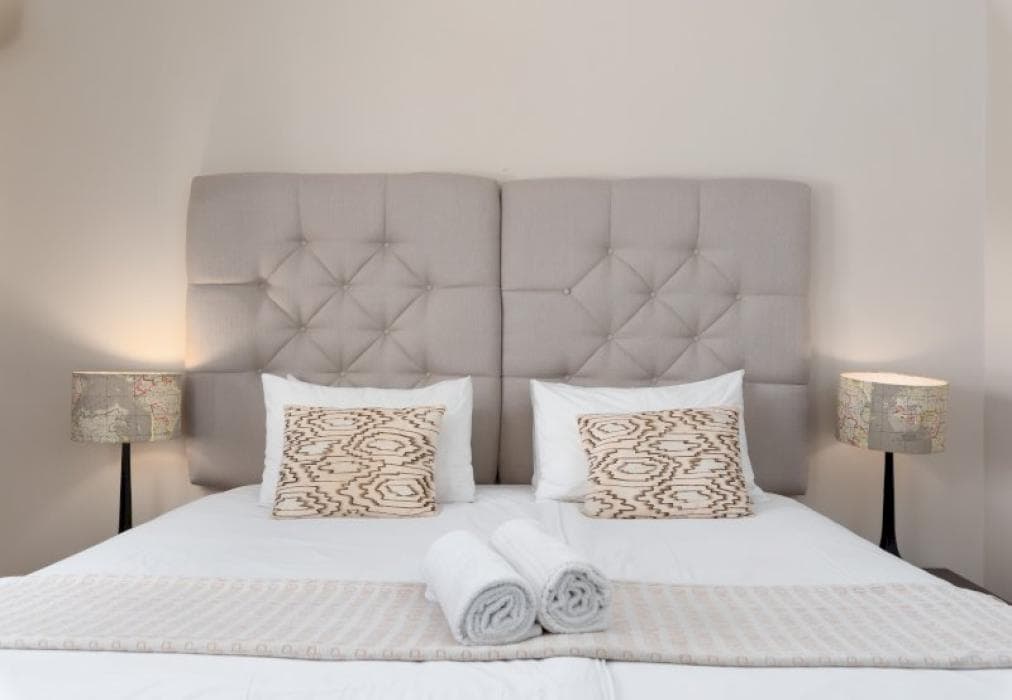 Sunny Sea Point Apartment