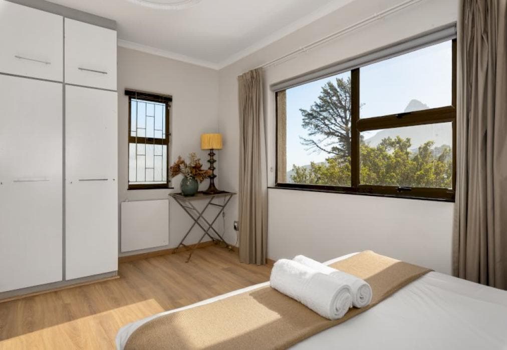 Camps Bay Bliss With Mountain Views