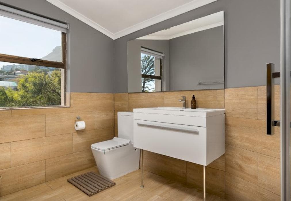 Camps Bay Bliss With Mountain Views