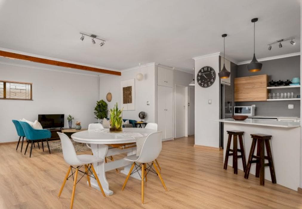 Camps Bay Bliss With Mountain Views