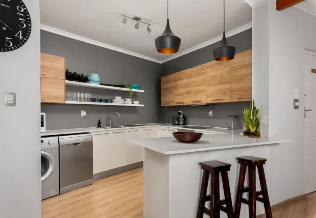 Camps Bay Bliss With Mountain Views