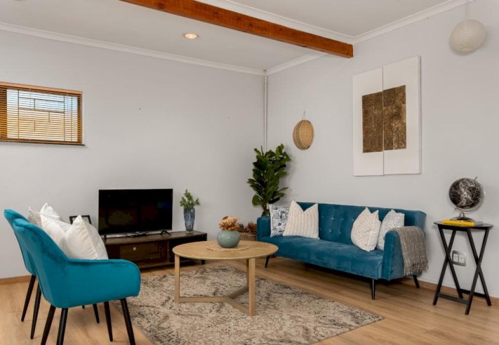 Camps Bay Bliss With Mountain Views