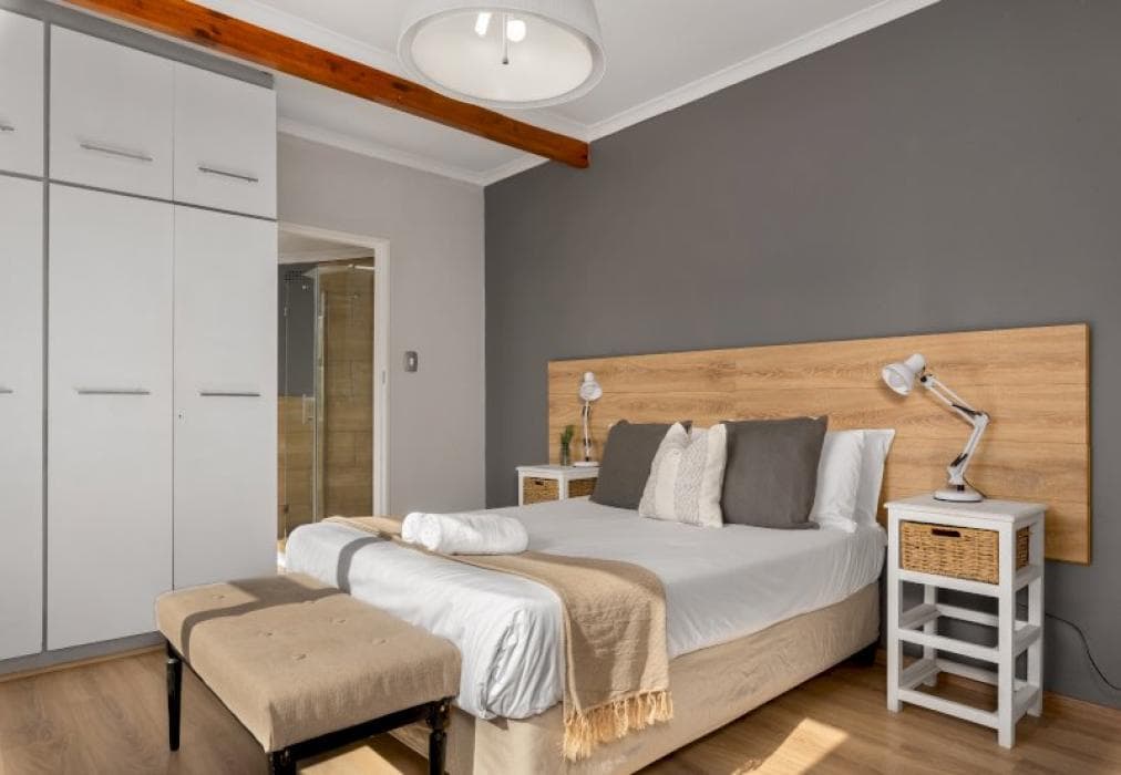 Camps Bay Bliss With Mountain Views