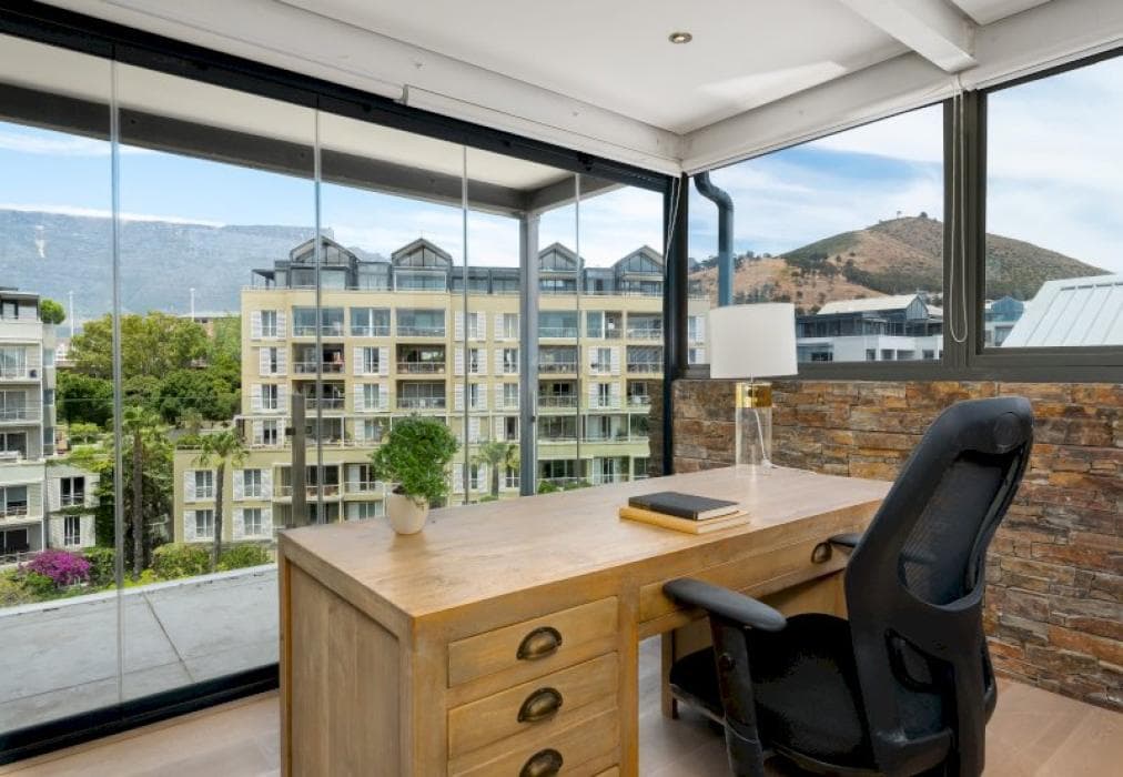 Luxury V&A Penthouse