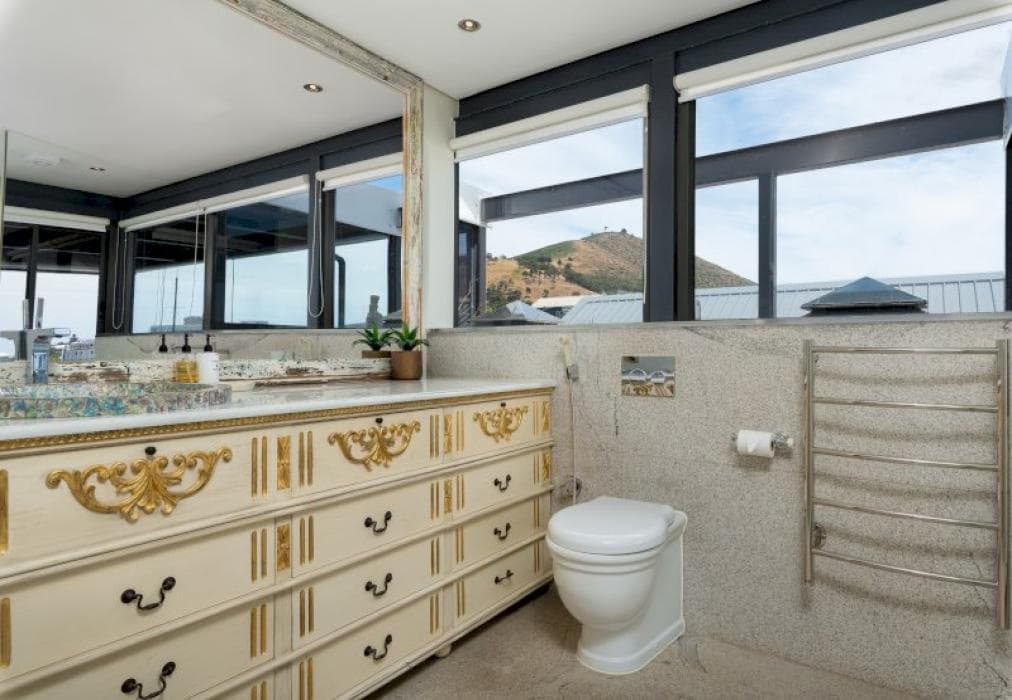 Luxury V&A Penthouse