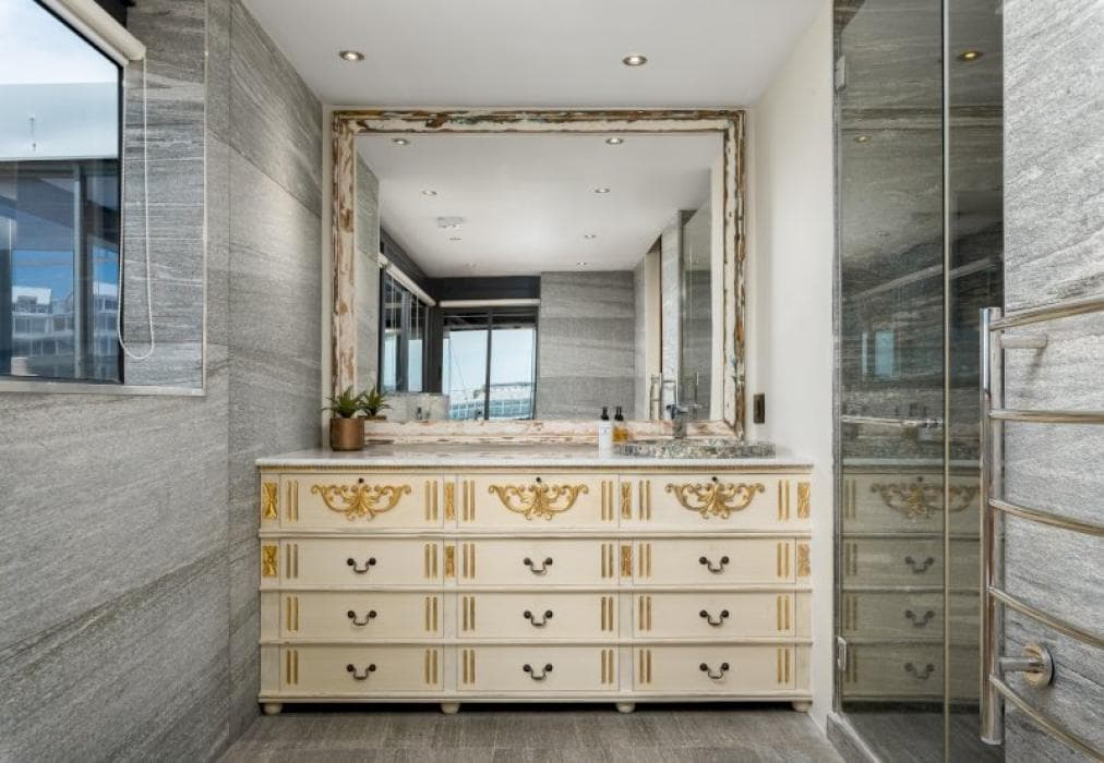 Luxury V&A Penthouse