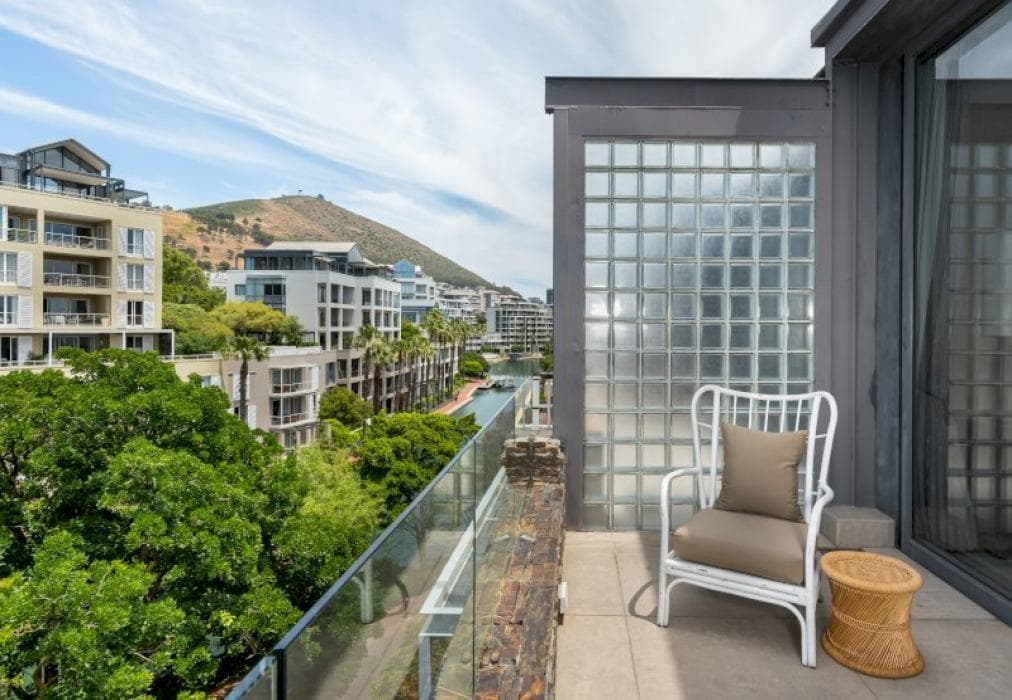 Luxury V&A Penthouse