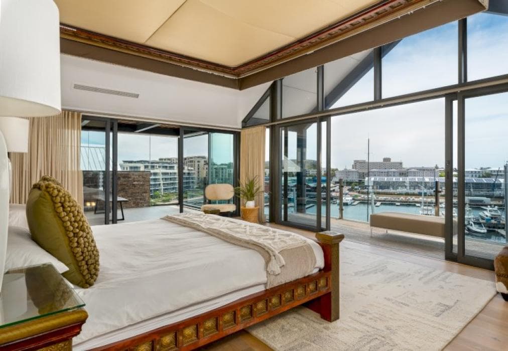 Luxury V&A Penthouse