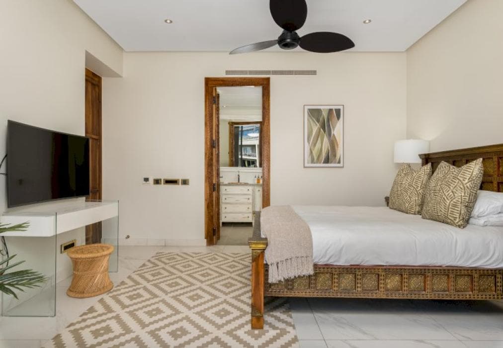 Luxury V&A Penthouse