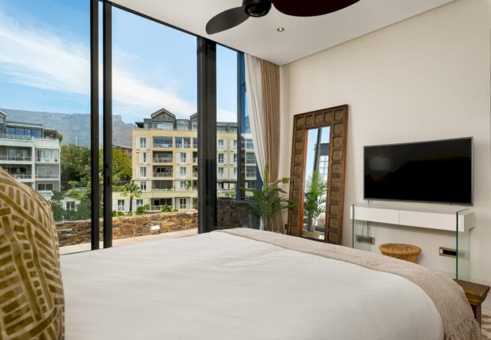 Luxury V&A Penthouse