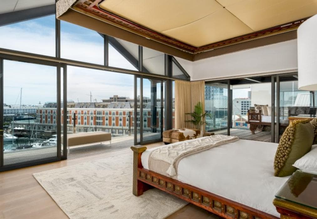 Luxury V&A Penthouse