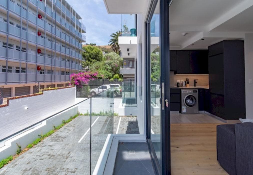 Modern Green Point Apartment 1