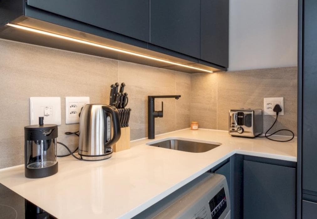 Modern Green Point Apartment 1