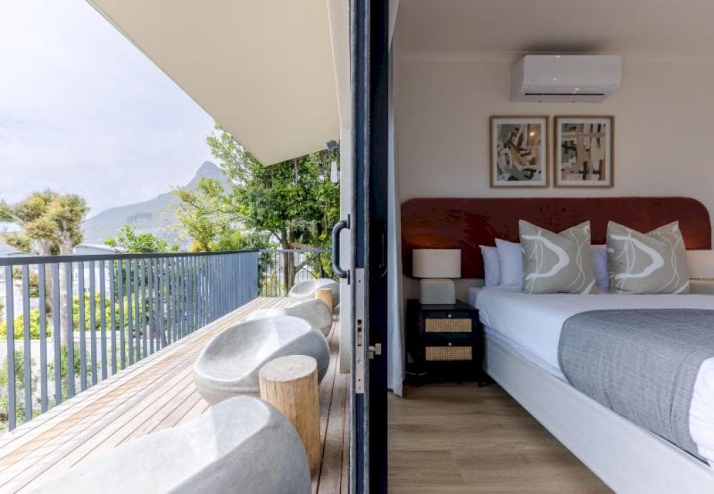 Luxury 6 Bed Camps Bay Villa