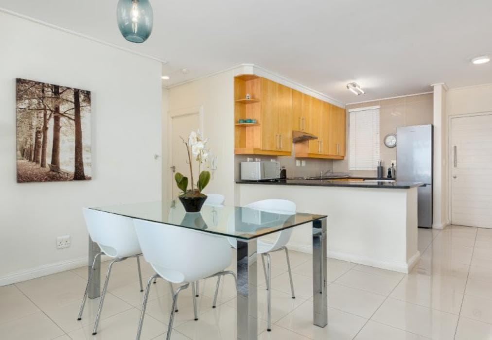 Large and Bright Apartment