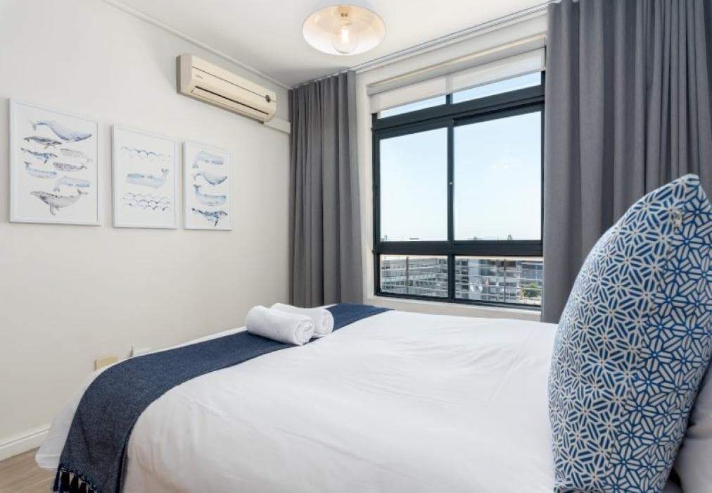 Large and Bright Apartment