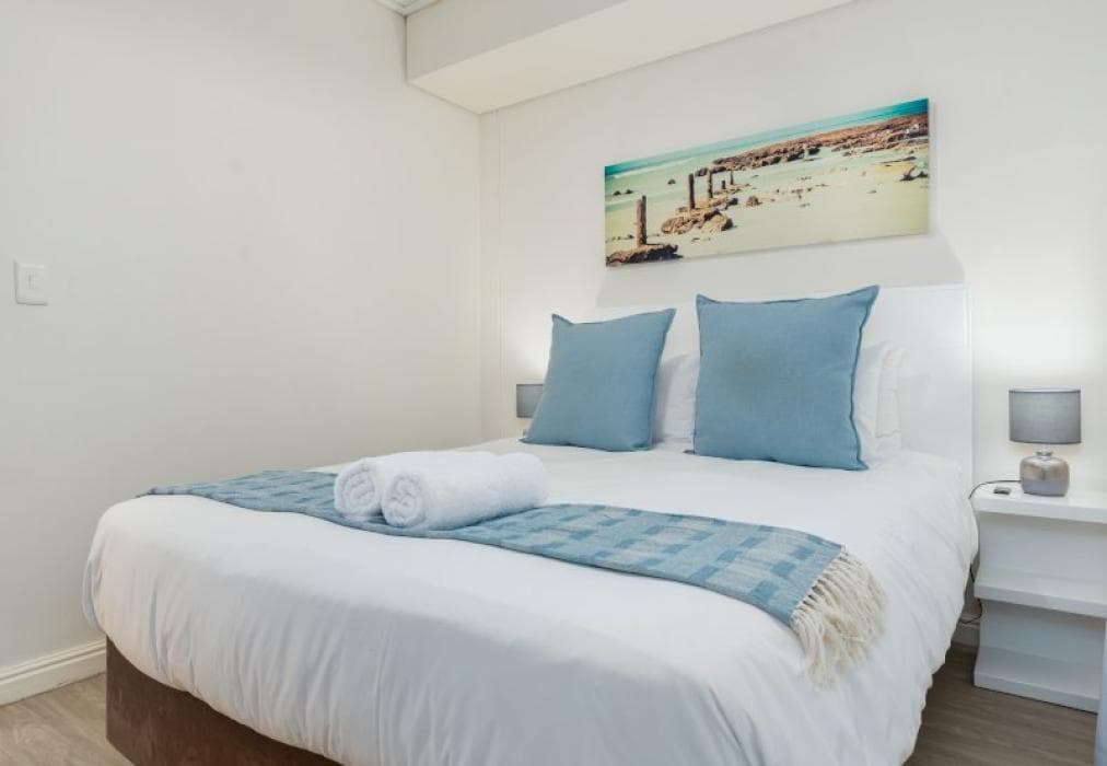 Large and Bright Apartment