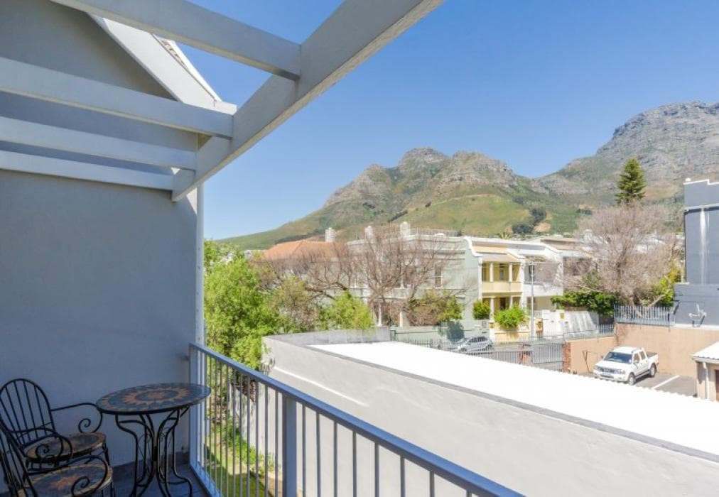 Cosy Getaway with Stunning Mountain Views