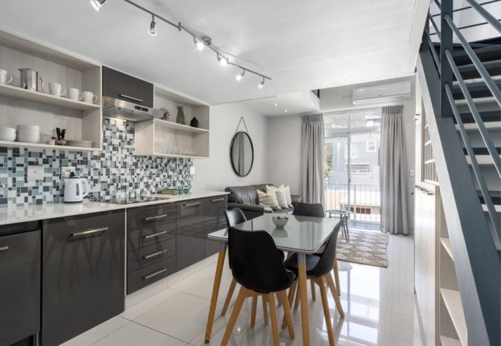 Cosy Getaway with Stunning Mountain Views