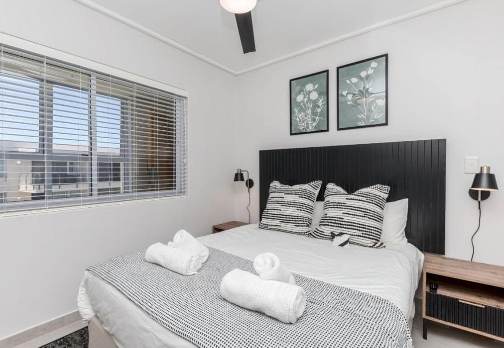 Lagoon Beach Retreat