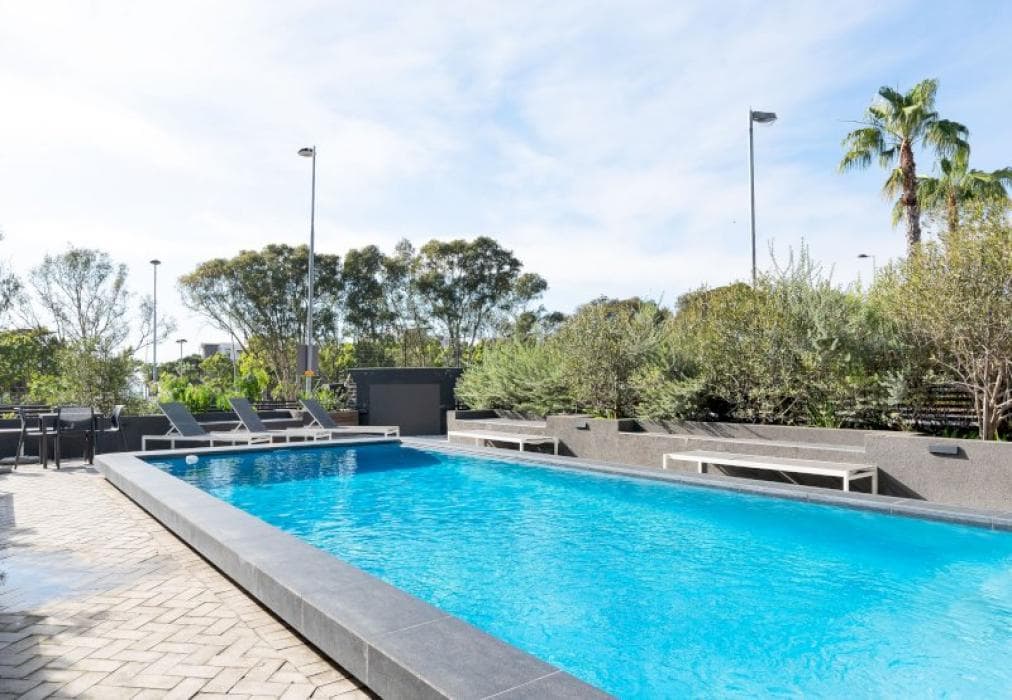 Luxury Green Point Apartment with Pool & Balcony