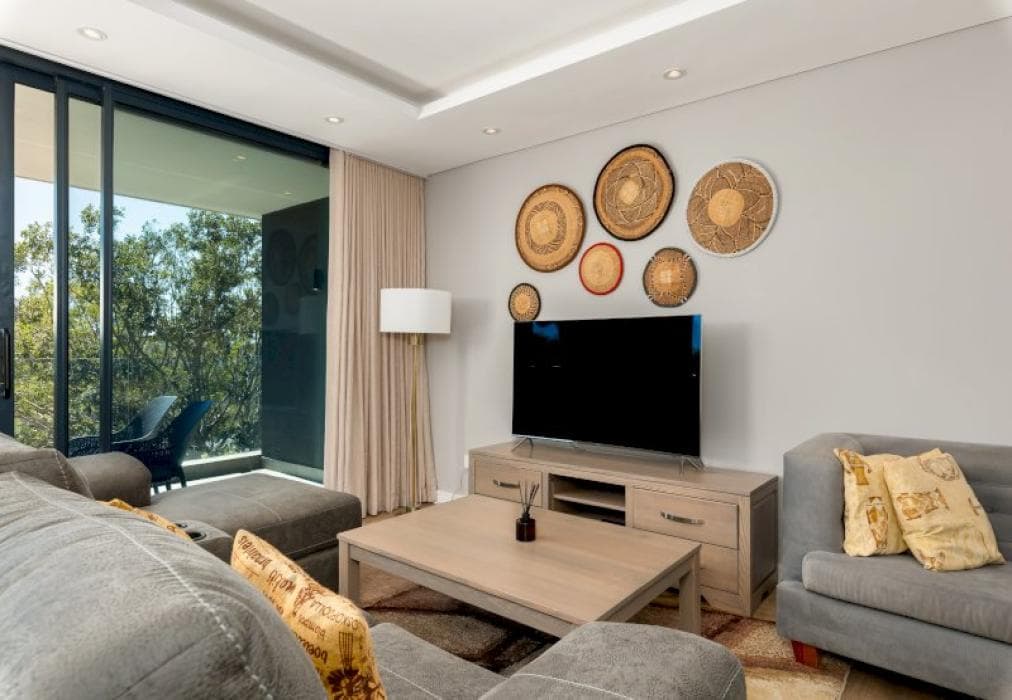 Luxury Green Point Apartment with Pool & Balcony