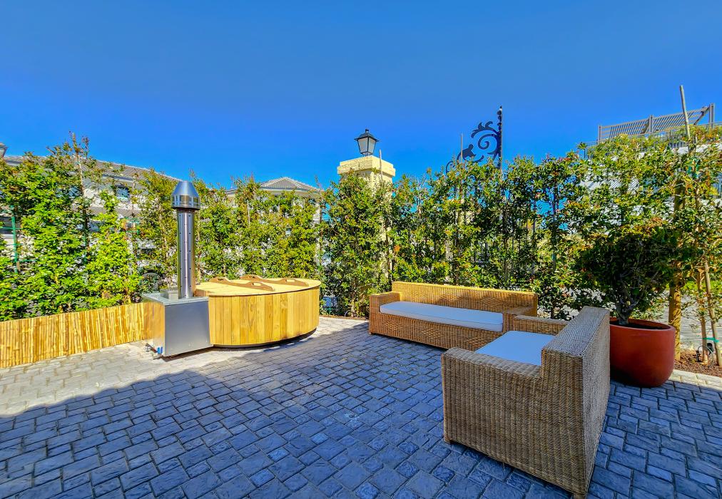 Sunsets Tuscan Beachfront Villa