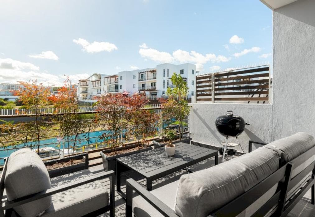 Modern Apartment with Balcony & Beach Access