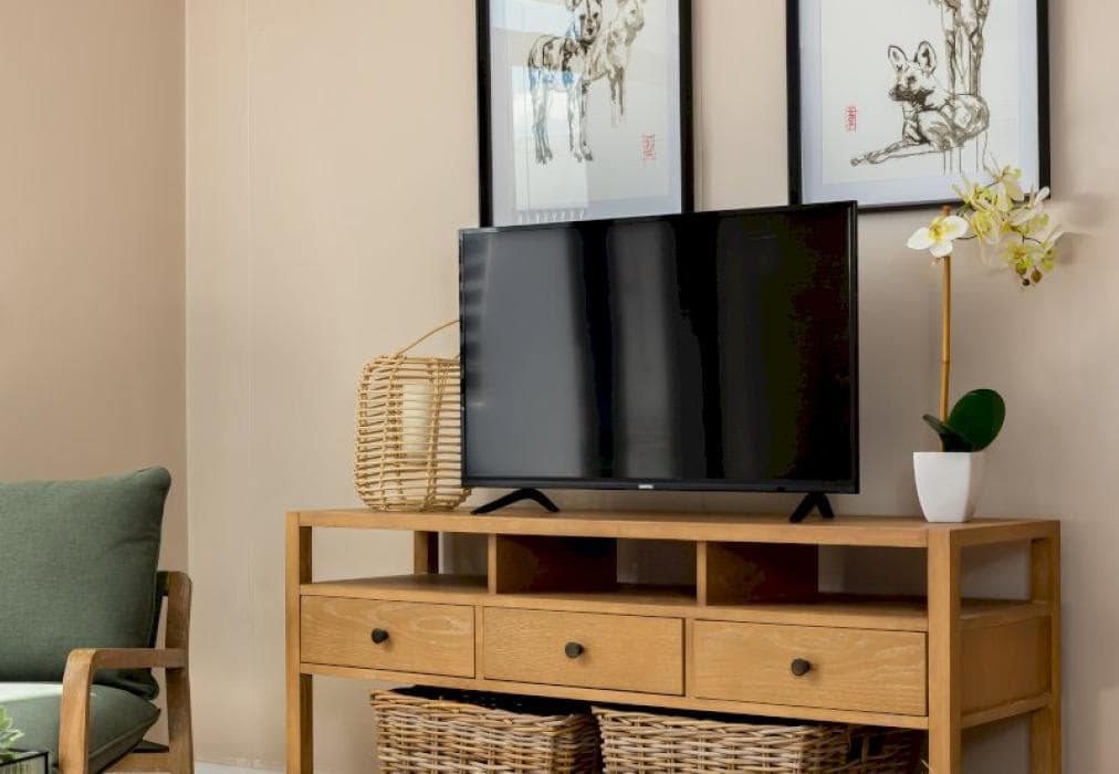 Modern Apartment with Balcony & Beach Access