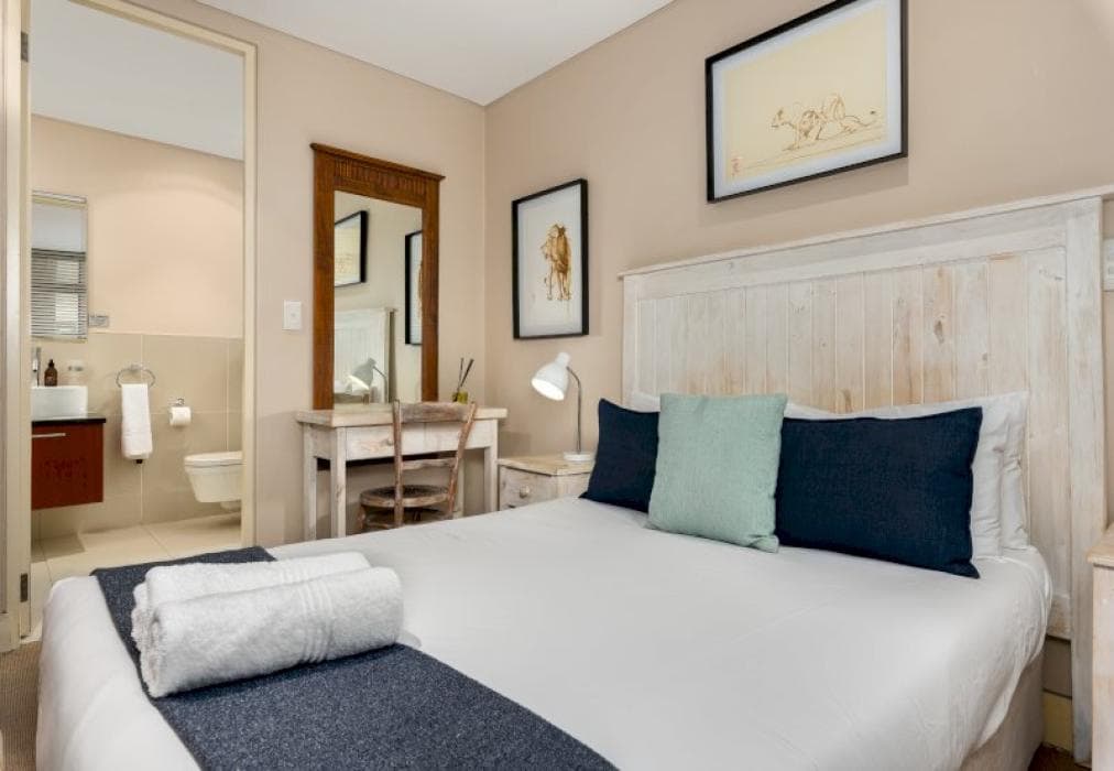 Modern Apartment with Balcony & Beach Access