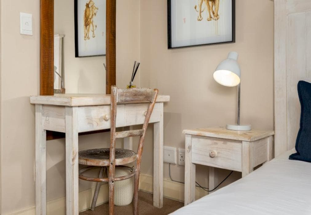 Modern Apartment with Balcony & Beach Access